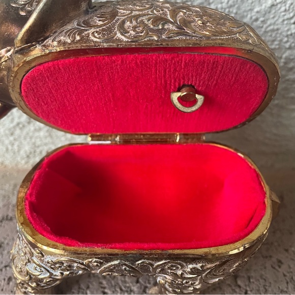 Heavy Decorative Sankyo Ornamental Elephant Music Box - Picture 9 of 13